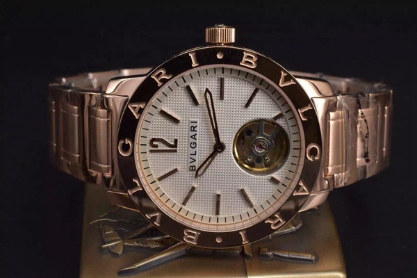 ブルガリ時計正面デザイン